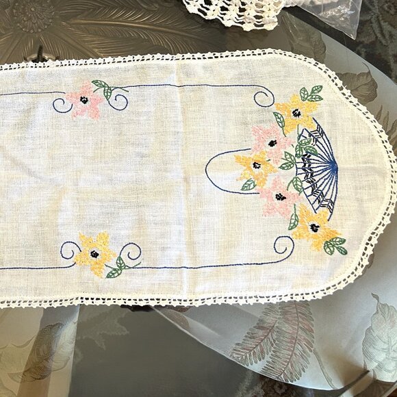 Lot of 13 Dresser Scarves, Table Runners, Placemats - Picture 3 of 11